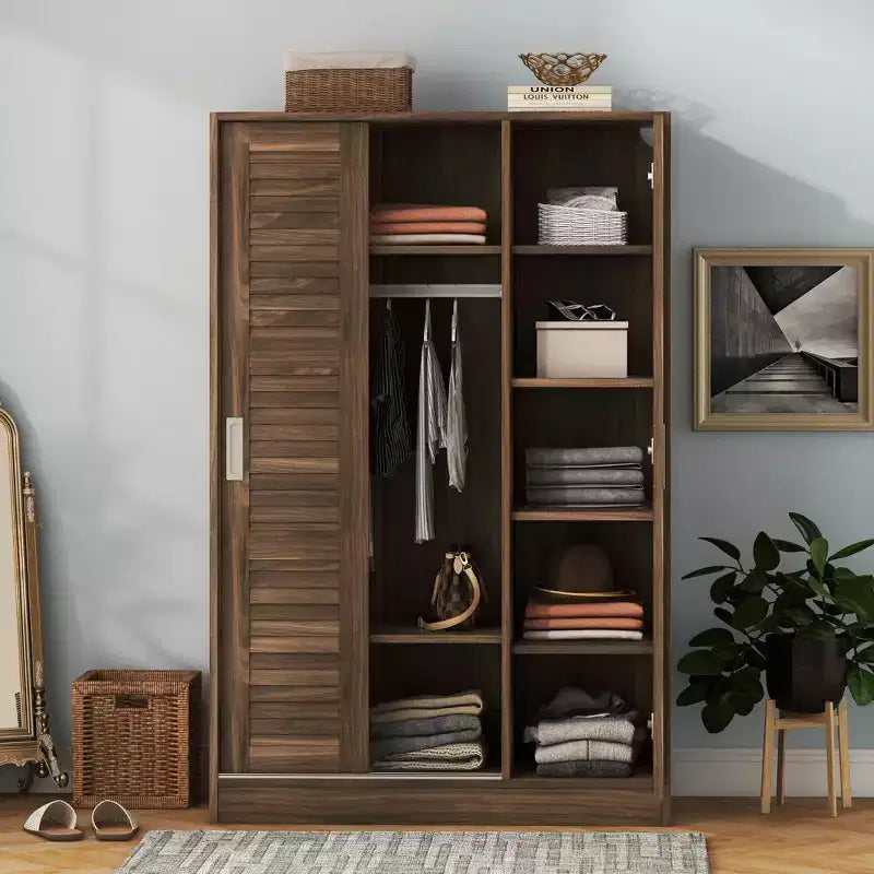 Armoire penderie à persiennes 3 portes en bois avec tringle et étagères de rangement