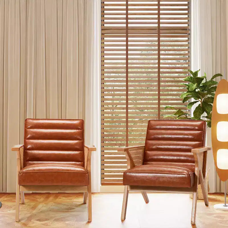 Fauteuil d'appoint moderne en cuir et rotin naturel, avec accoudoirs et cadre en bois massif