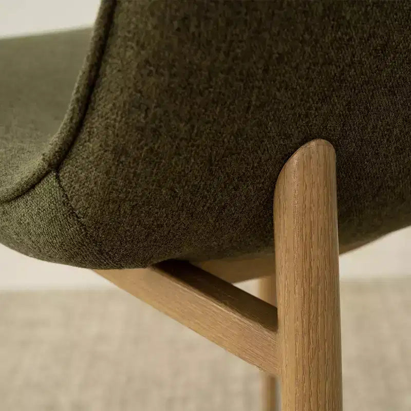 Ensemble de salle à manger 3 pièces avec table ronde, table sur pied aspect bois 34,5 po et chaises courbées sans accoudoirs rembourrées, idéal pour les petits espaces de salle à manger