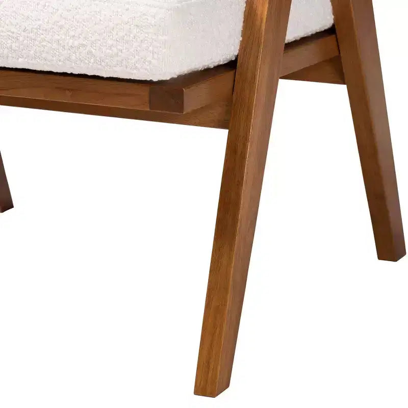 Fauteuil Jetsam en tissu bouclette et bois crème/noyer : Meuble d'appoint rembourré